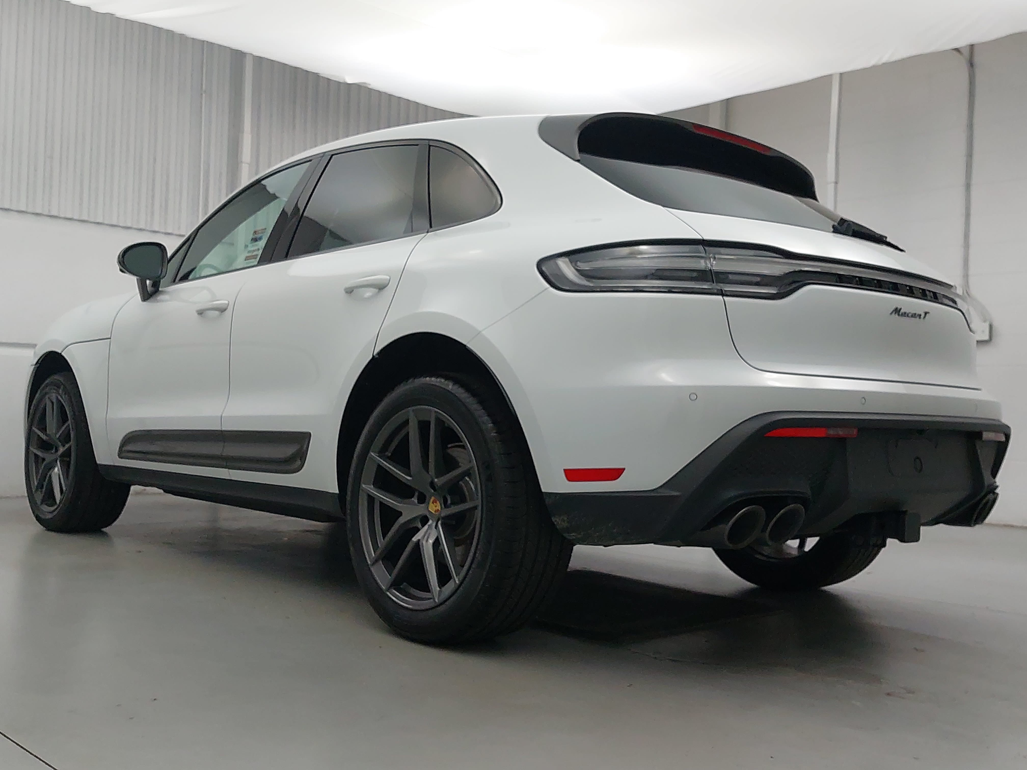 Certified 2026 Porsche Macan Turbo AWD/4WD image 3
