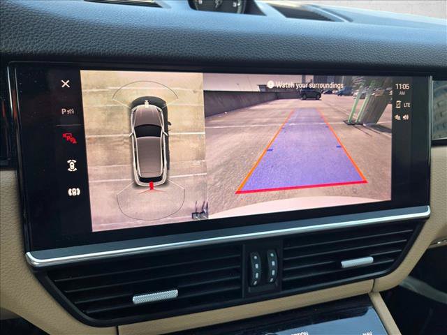 Used 2022 Porsche Cayenne AWD/4WD image 25