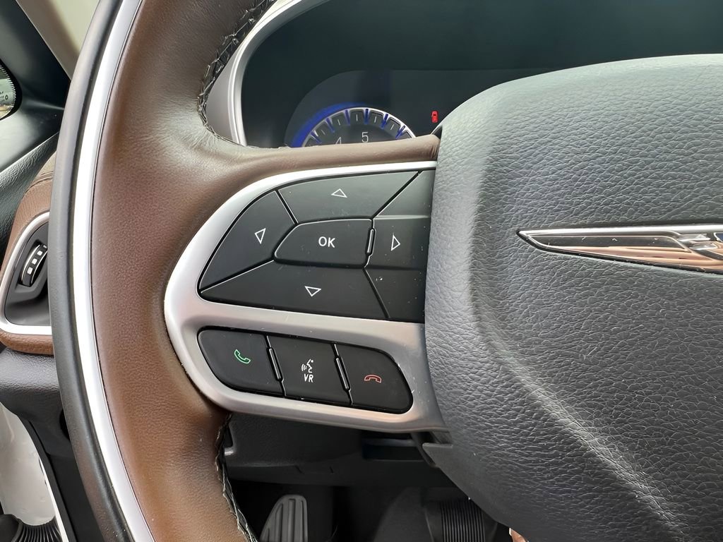 Used 2018 Chrysler Pacifica Limited FWD image 20