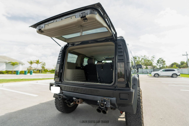 Used 2004 HUMMER H2 w/ Preferred Equipment Group image 82