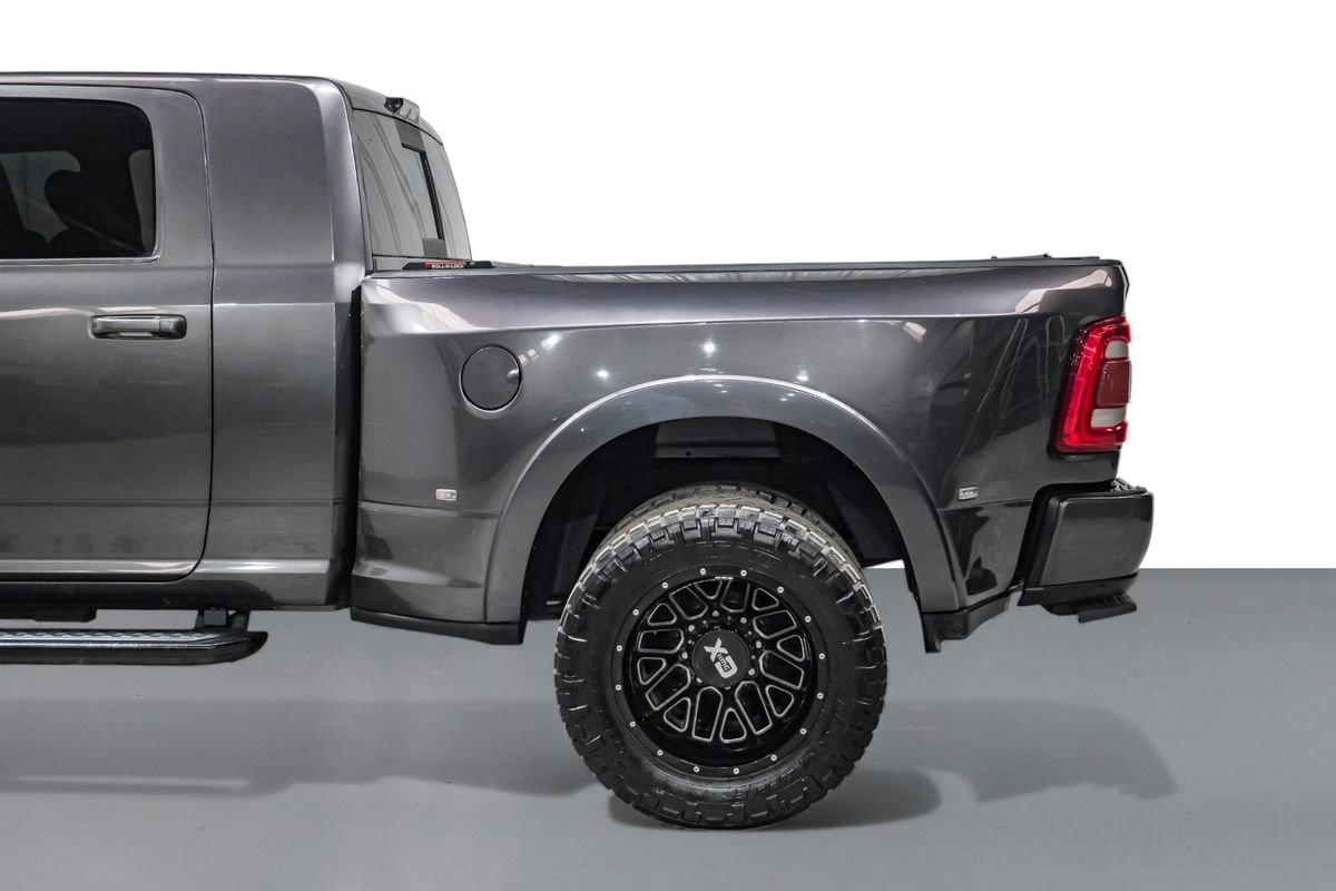 Used 2020 RAM 3500 Laramie w/ Night Edition image 11