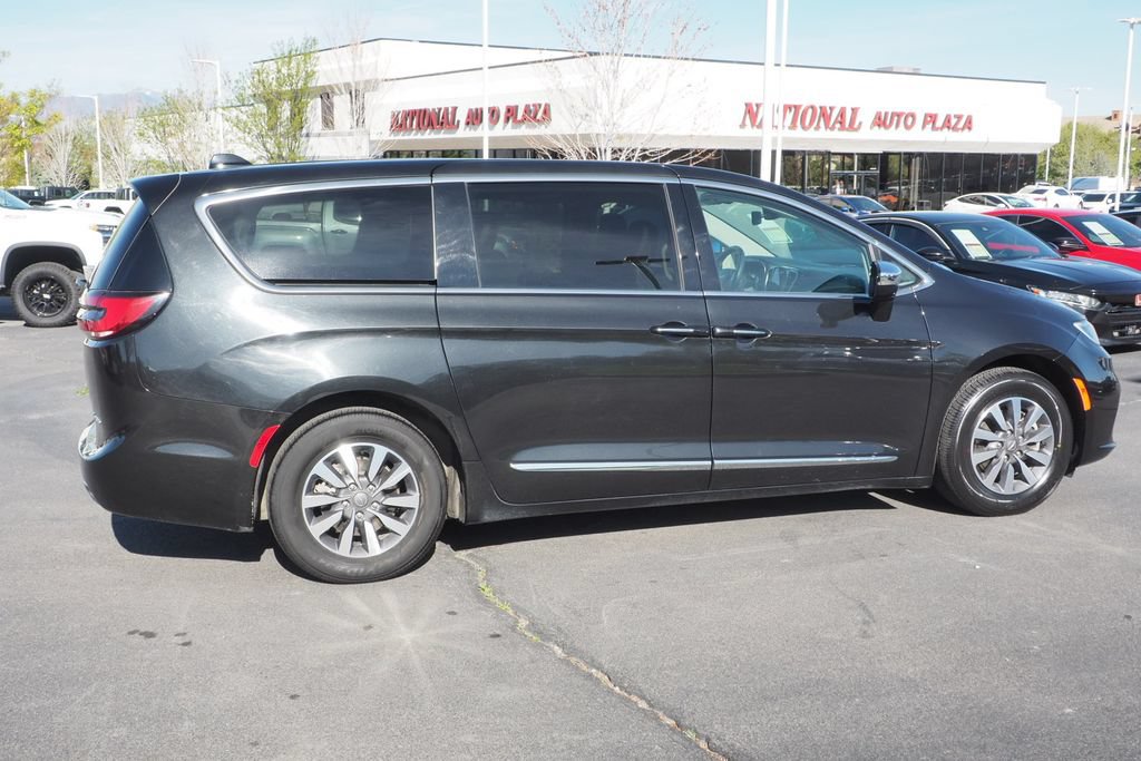Used 2023 Chrysler Pacifica Limited FWD image 7