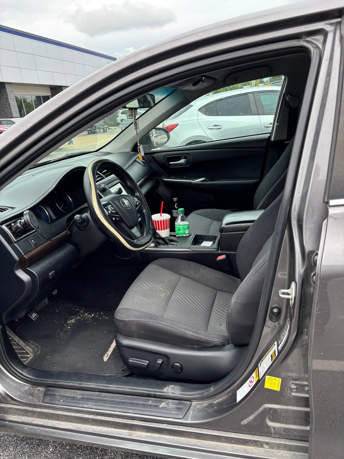 Used 2017 Toyota Camry LE FWD image 15