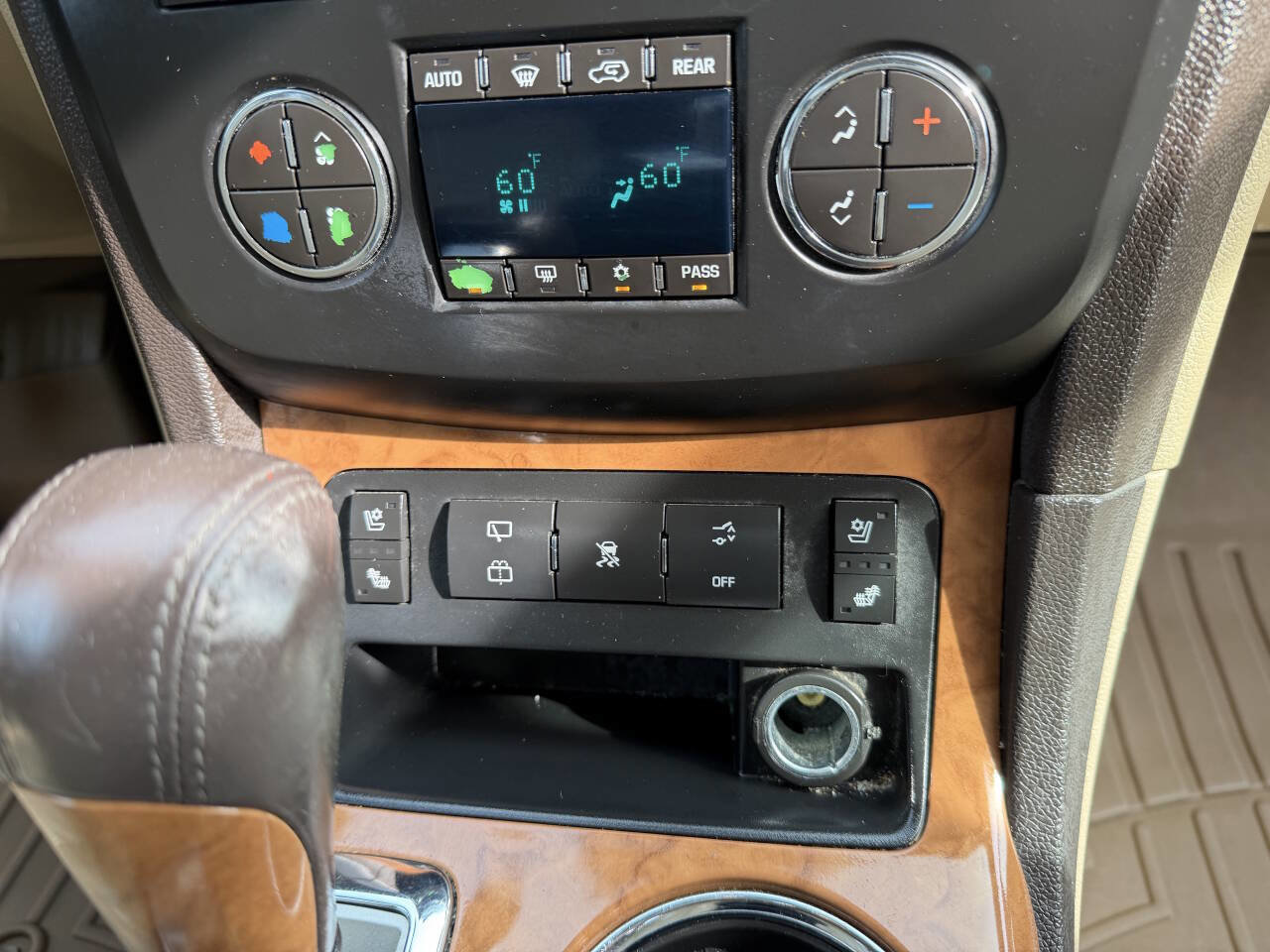 Used 2009 Buick Enclave CXL w/ Driver Confidence Package image 15