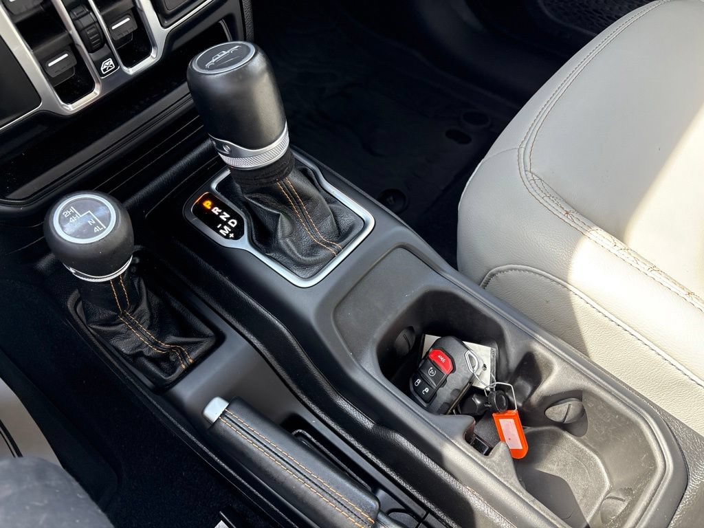 Used 2023 Jeep Gladiator Overland AWD/4WD image 29