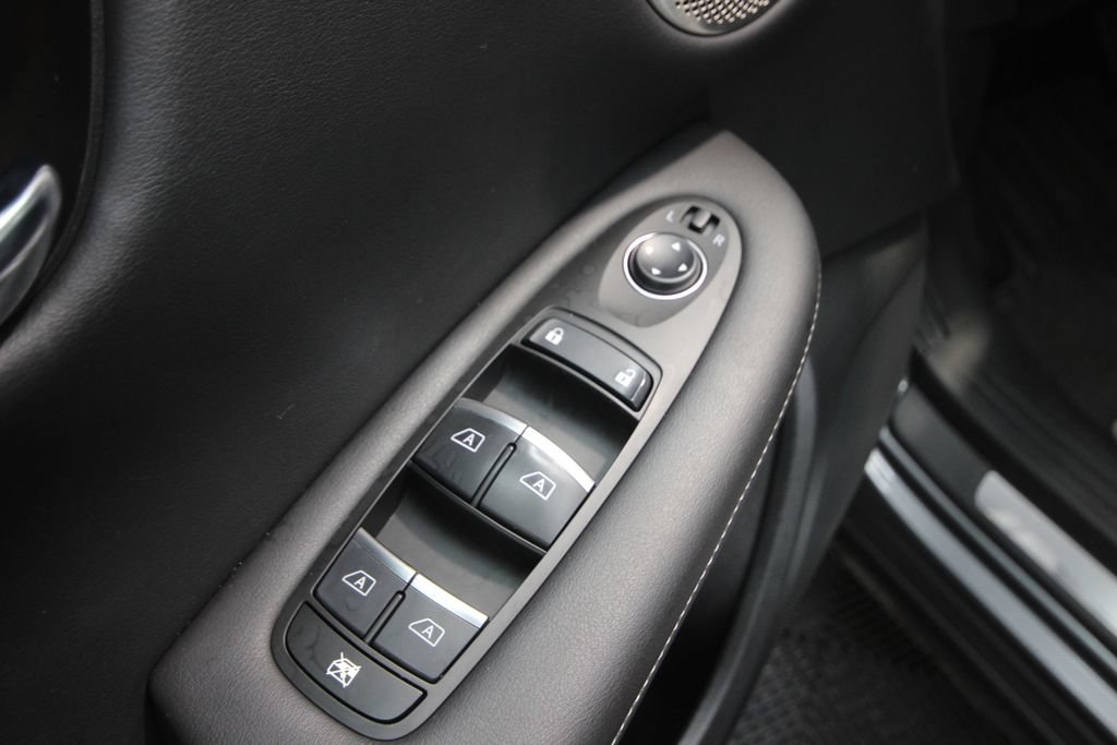 Used 2019 INFINITI QX50 Essential w/ Premium Heat Package AWD/4WD image 17
