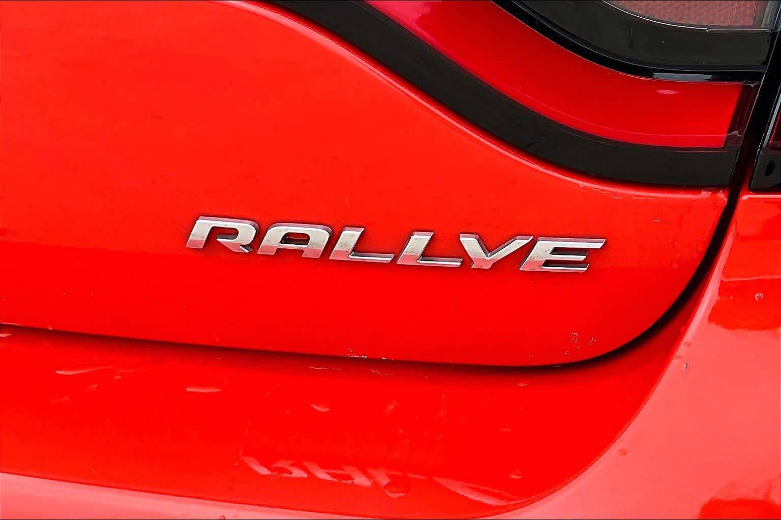 Used 2017 Dodge Charger SXT w/ Plus Group RWD image 8