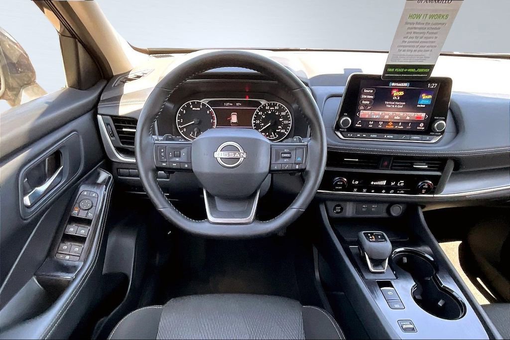 Used 2025 Nissan Rogue SV image 9