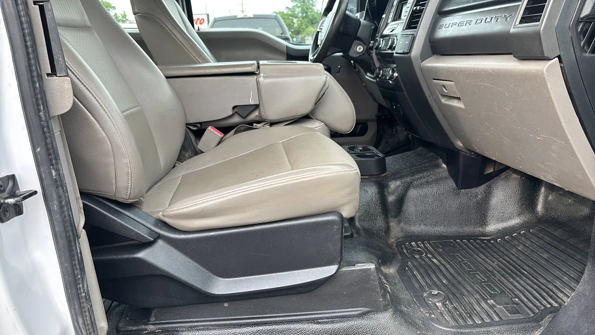 Used 2017 Ford F250 XL w/ Power Equipment Group image 13