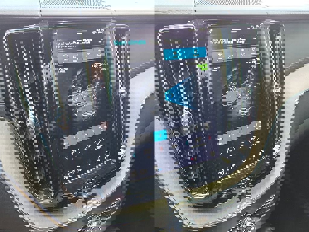 Used 2022 Volvo XC60 B5 Inscription w/ Advanced Package AWD/4WD image 28