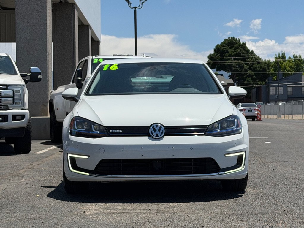 Used 2016 Volkswagen e-Golf SEL Premium w/ Driver Assistance Package FWD image 47