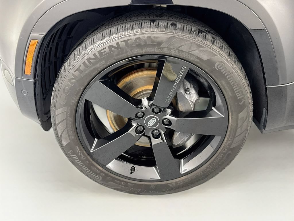 Certified 2024 Land Rover Defender 110 X-Dynamic SE AWD/4WD image 32