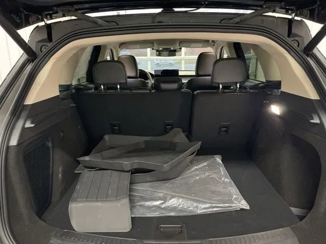 Used 2023 Lincoln Corsair AWD image 13