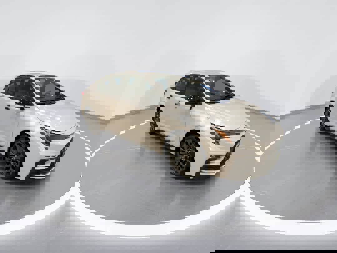 Used 2025 Toyota Corolla SE image 2