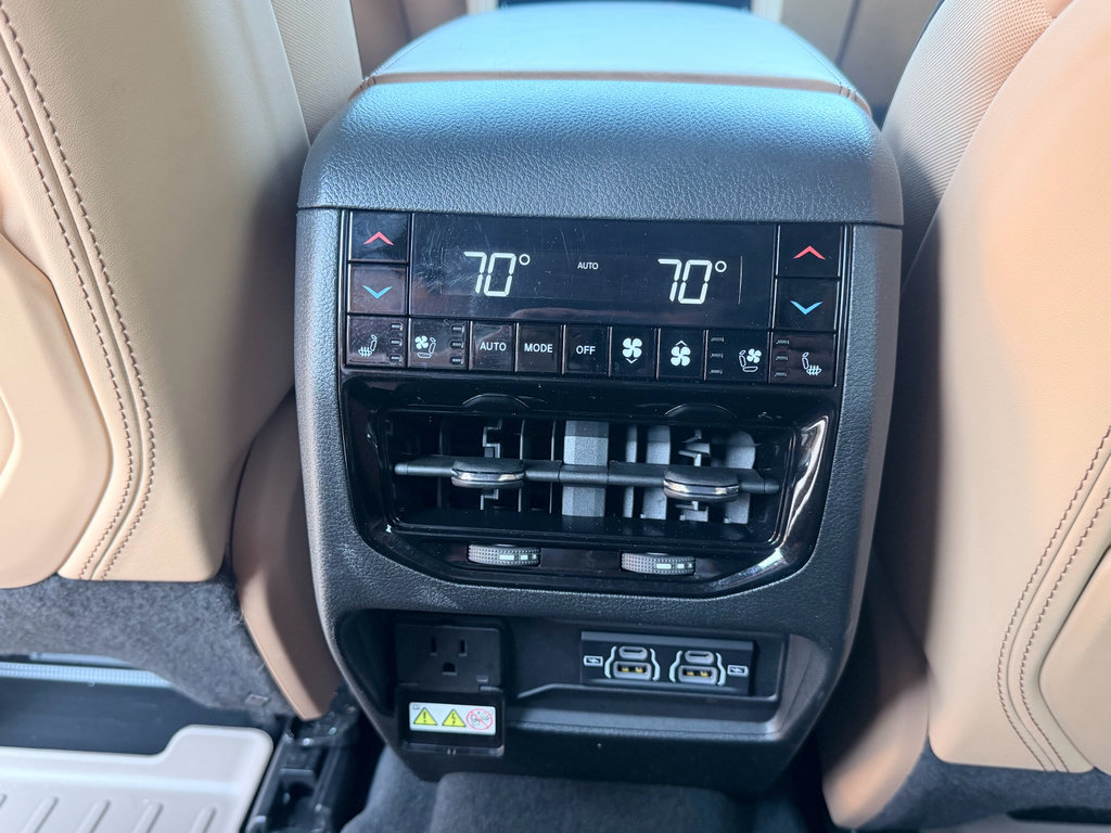 Used 2024 Jeep Grand Cherokee L Summit AWD/4WD image 31