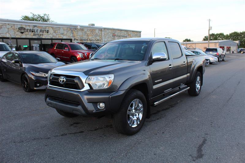 Used 2013 Toyota Tacoma 4x4 Double Cab w/ Limited Pkg image 3