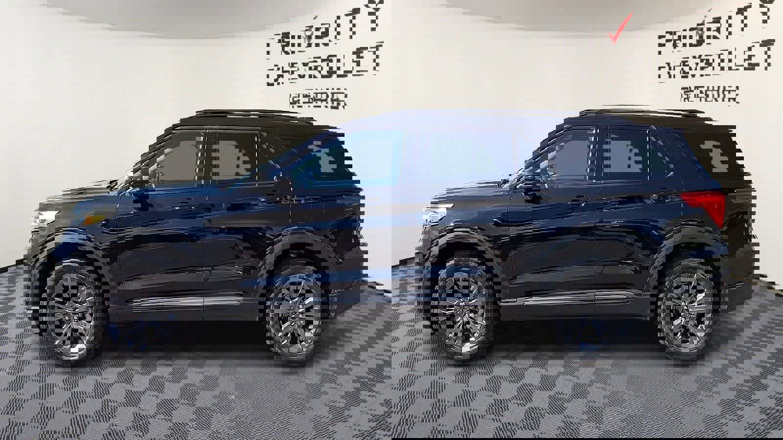 Used 2022 Ford Explorer XLT w/ Equipment Group 202A AWD/4WD image 5