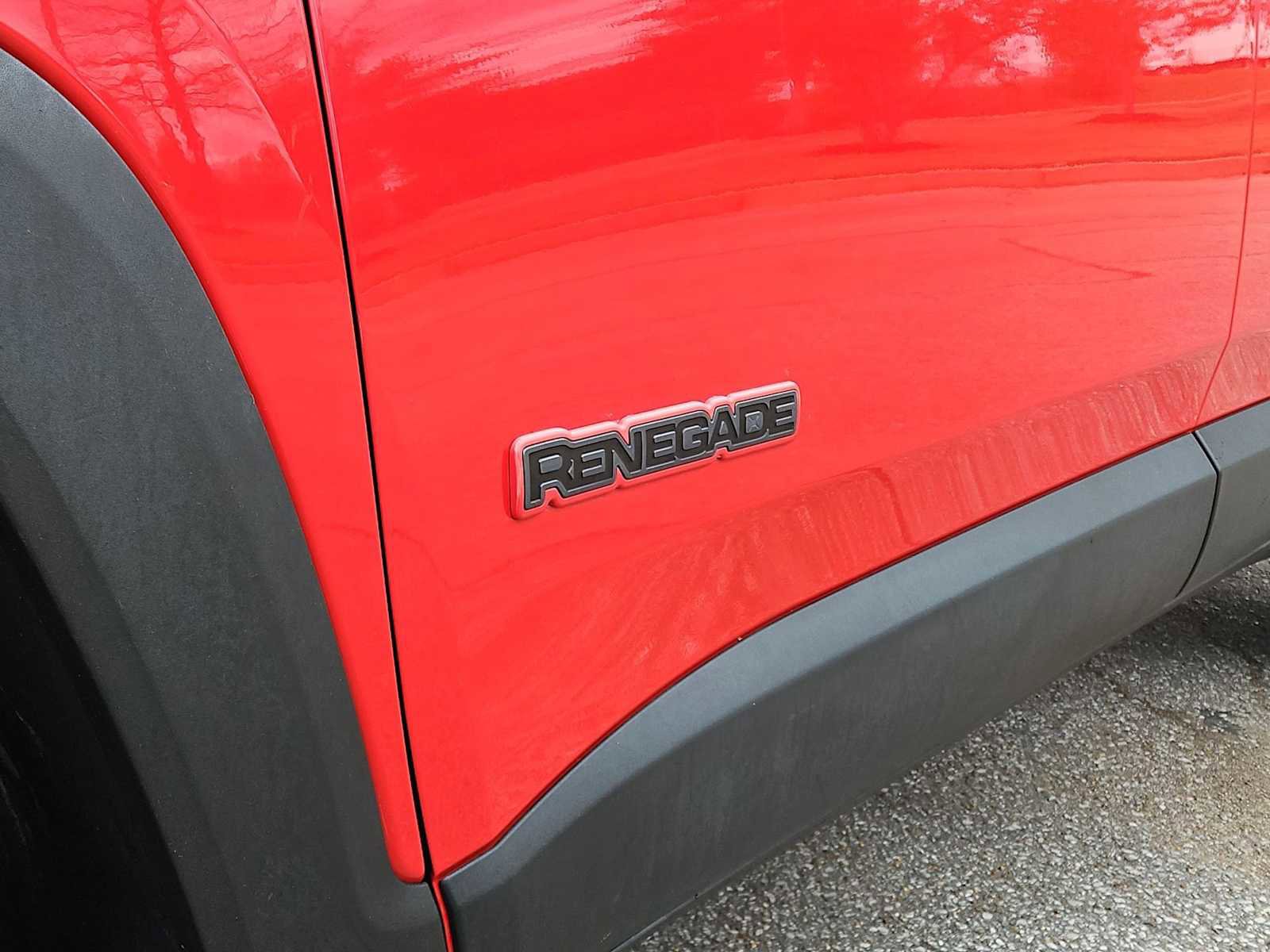 Used 2015 Jeep Renegade Trailhawk w/ Popular Equipment Group AWD/4WD image 13
