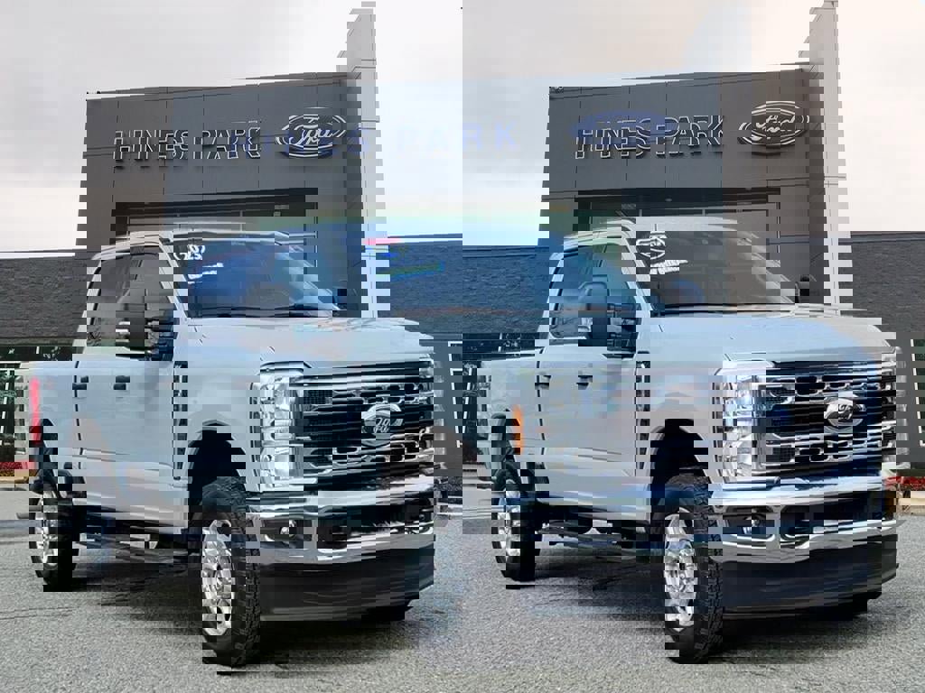 Certified 2025 Ford F250 XLT image 1