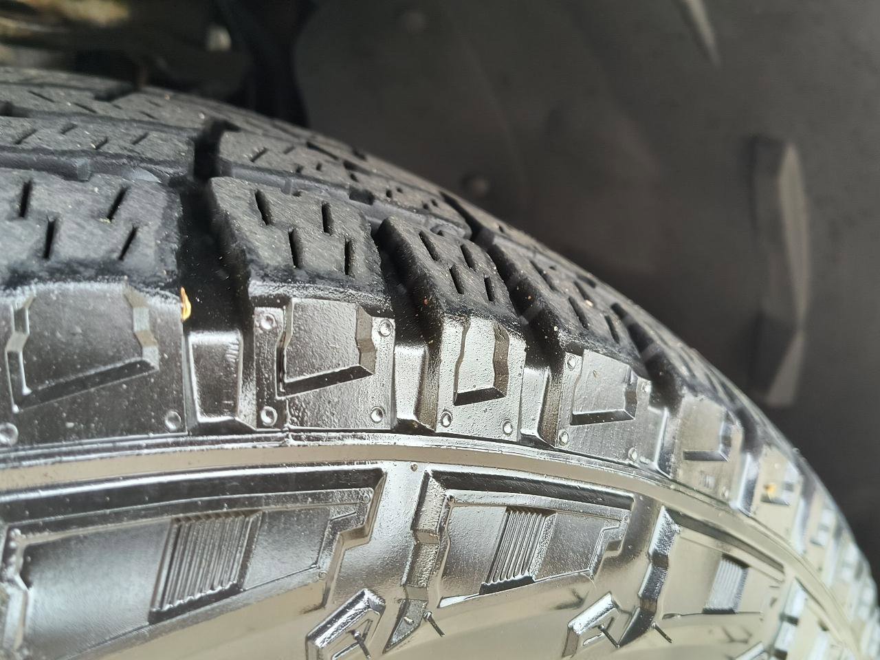 Used 2008 Ford Explorer Sport Trac XLT AWD/4WD image 13