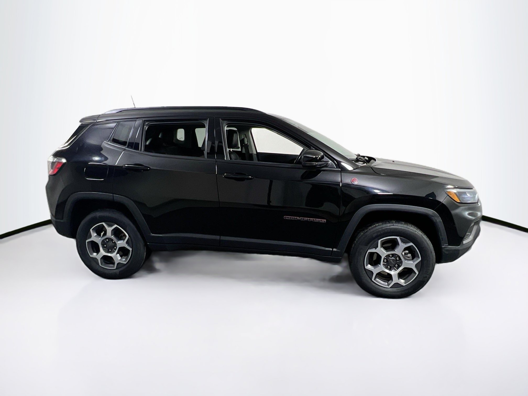Used 2022 Jeep Compass Trailhawk w/ Trailhawk Convenience Group AWD/4WD image 4