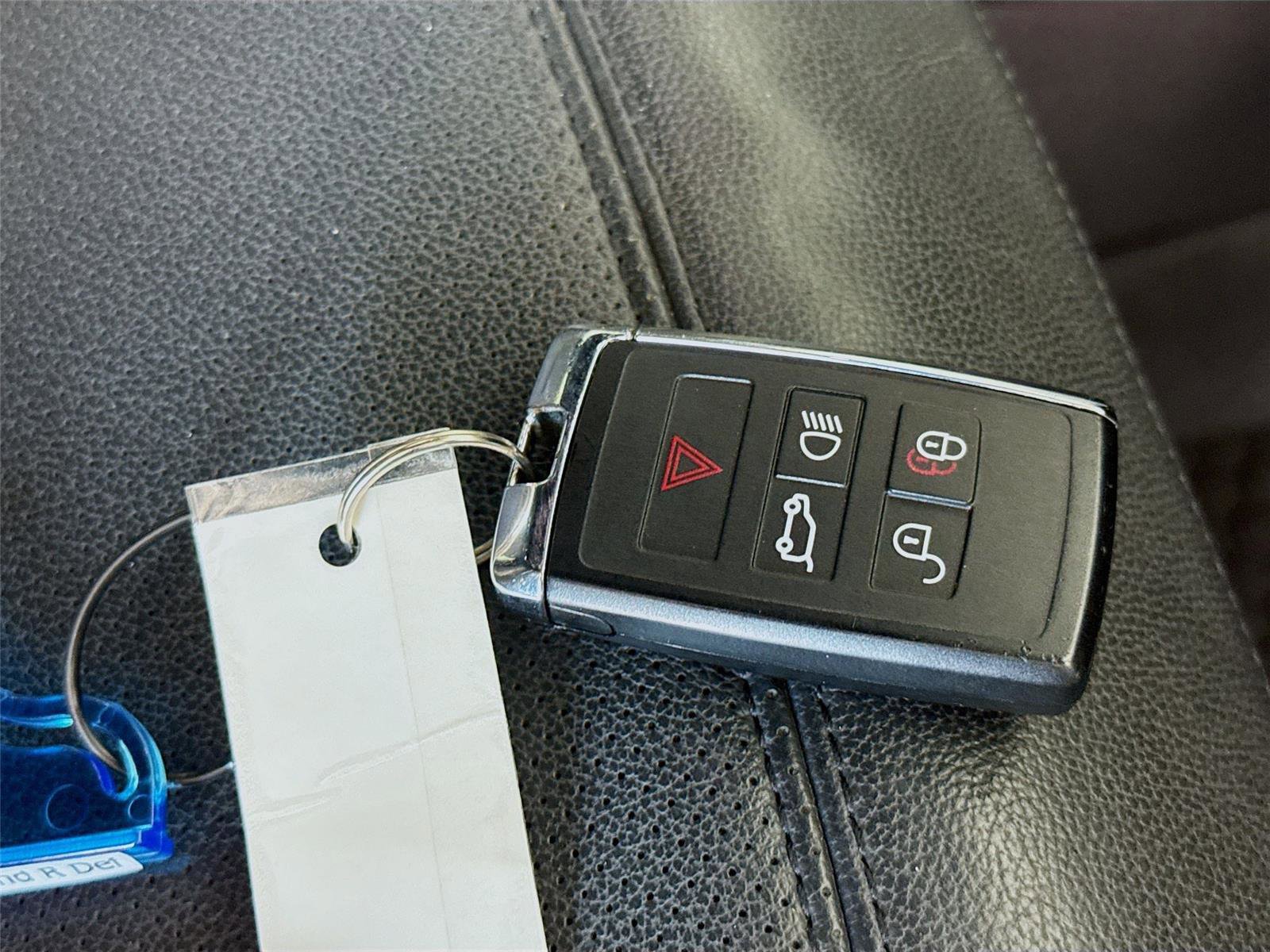 Used 2023 Land Rover Defender 130 S image 28