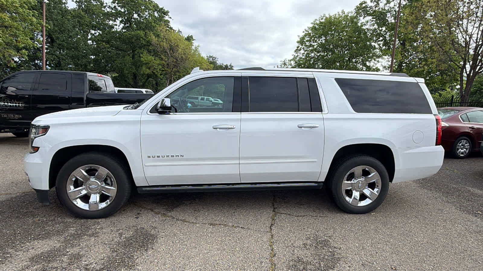 Used 2017 Chevrolet Suburban Premier image 8