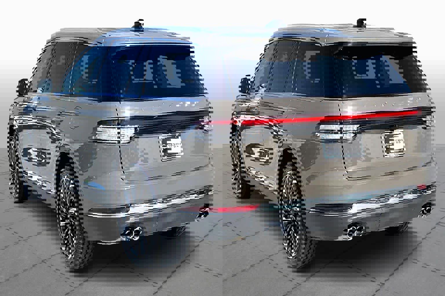 Used 2025 Lincoln Aviator Reserve w/ Equipment Group 201A image 11