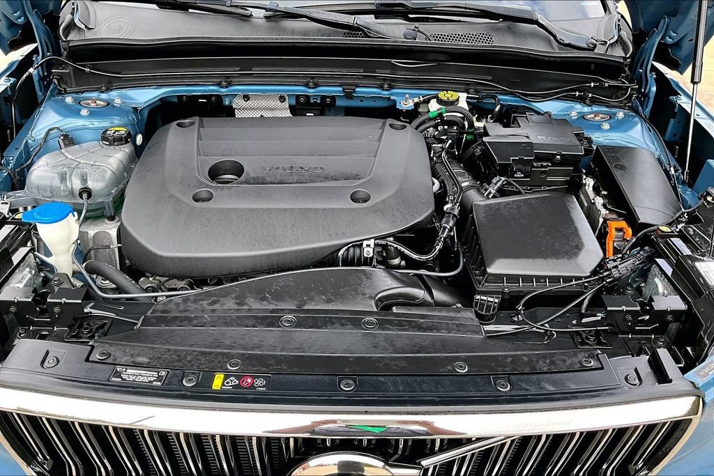 Certified 2024 Volvo XC40 B5 Core AWD/4WD image 13