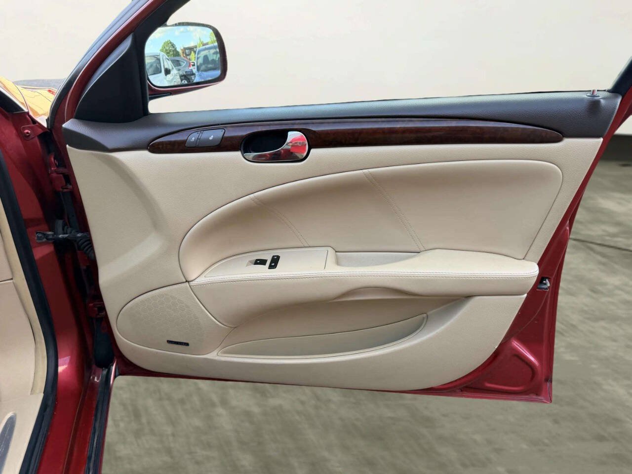 Used 2011 Buick Lucerne CXL FWD image 26