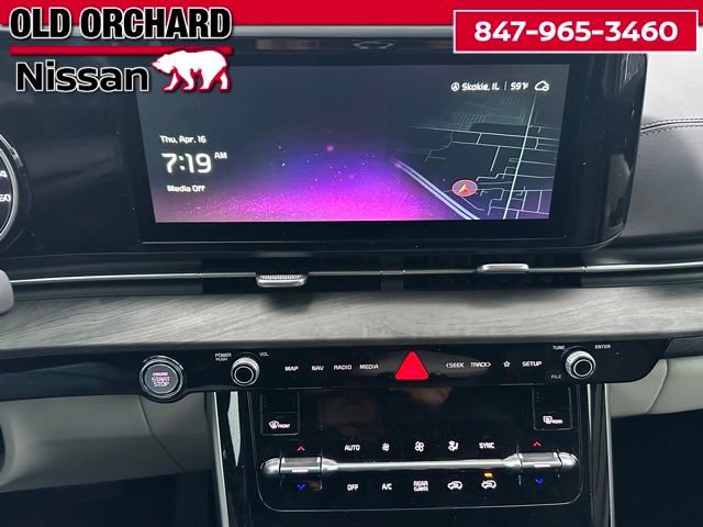 Used 2024 Kia Carnival EX FWD image 15