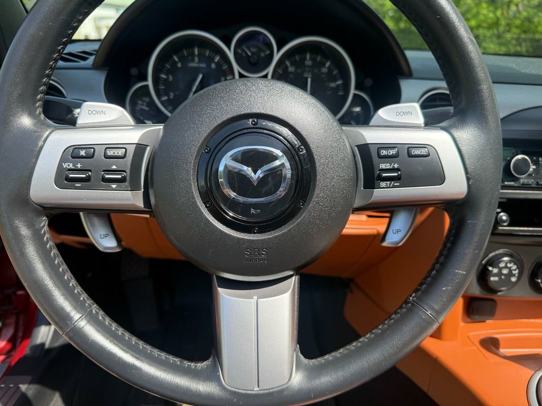 Used 2006 MAZDA MX-5 Miata Grand Touring w/ Premium Pkg RWD image 21