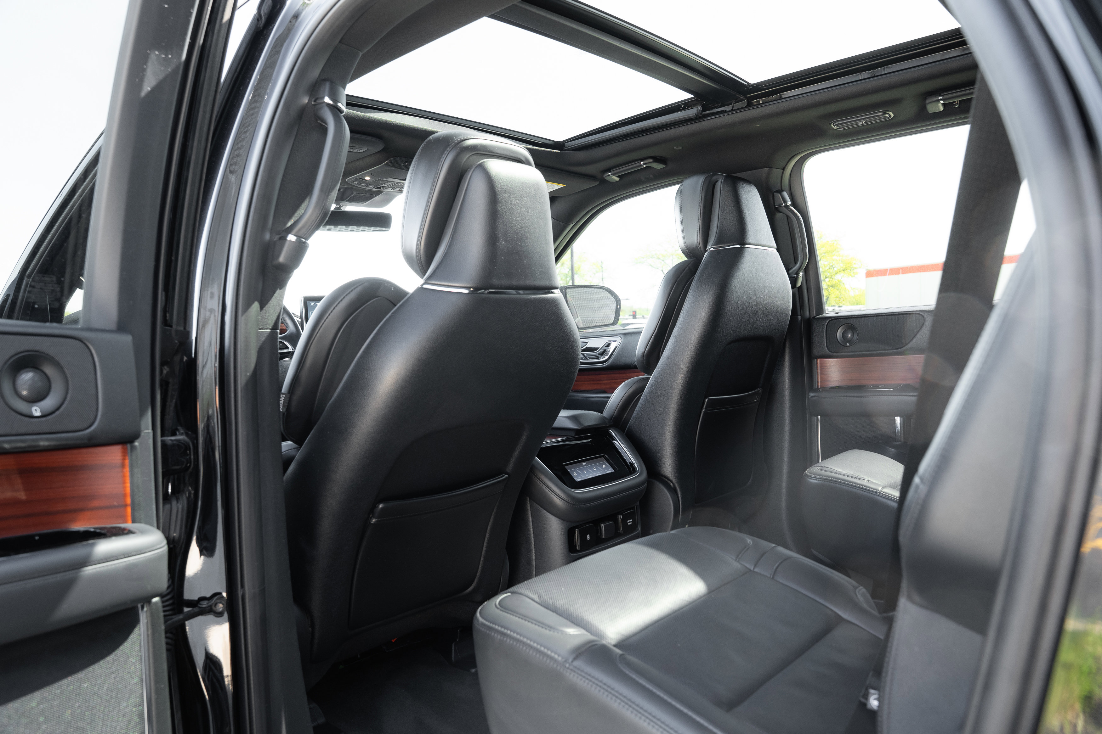 Used 2024 Lincoln Navigator Reserve w/ Monochromatic Package AWD/4WD image 24