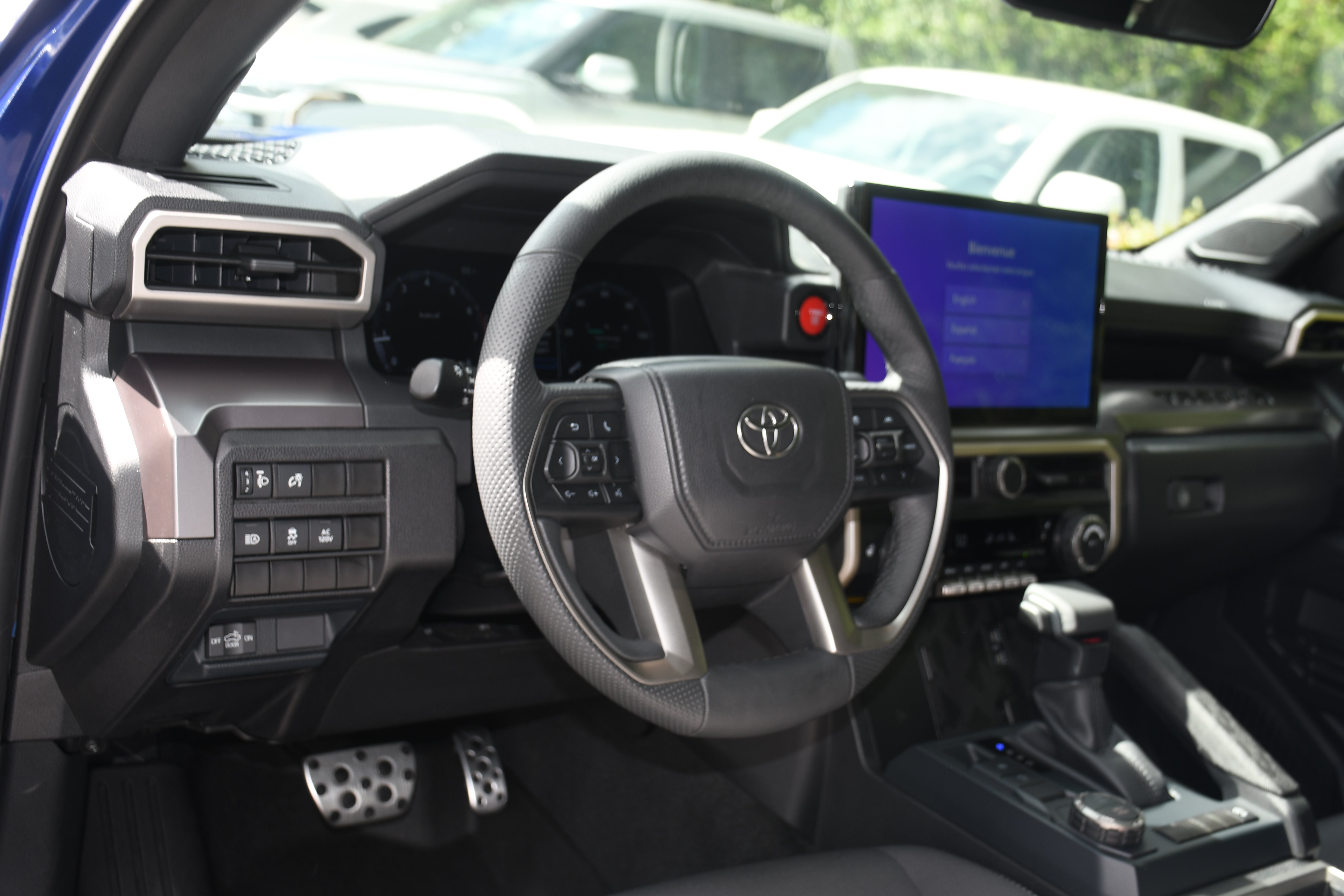 Used 2025 Toyota Tacoma TRD Sport w/ TRD Sport Upgrade Package RWD image 6