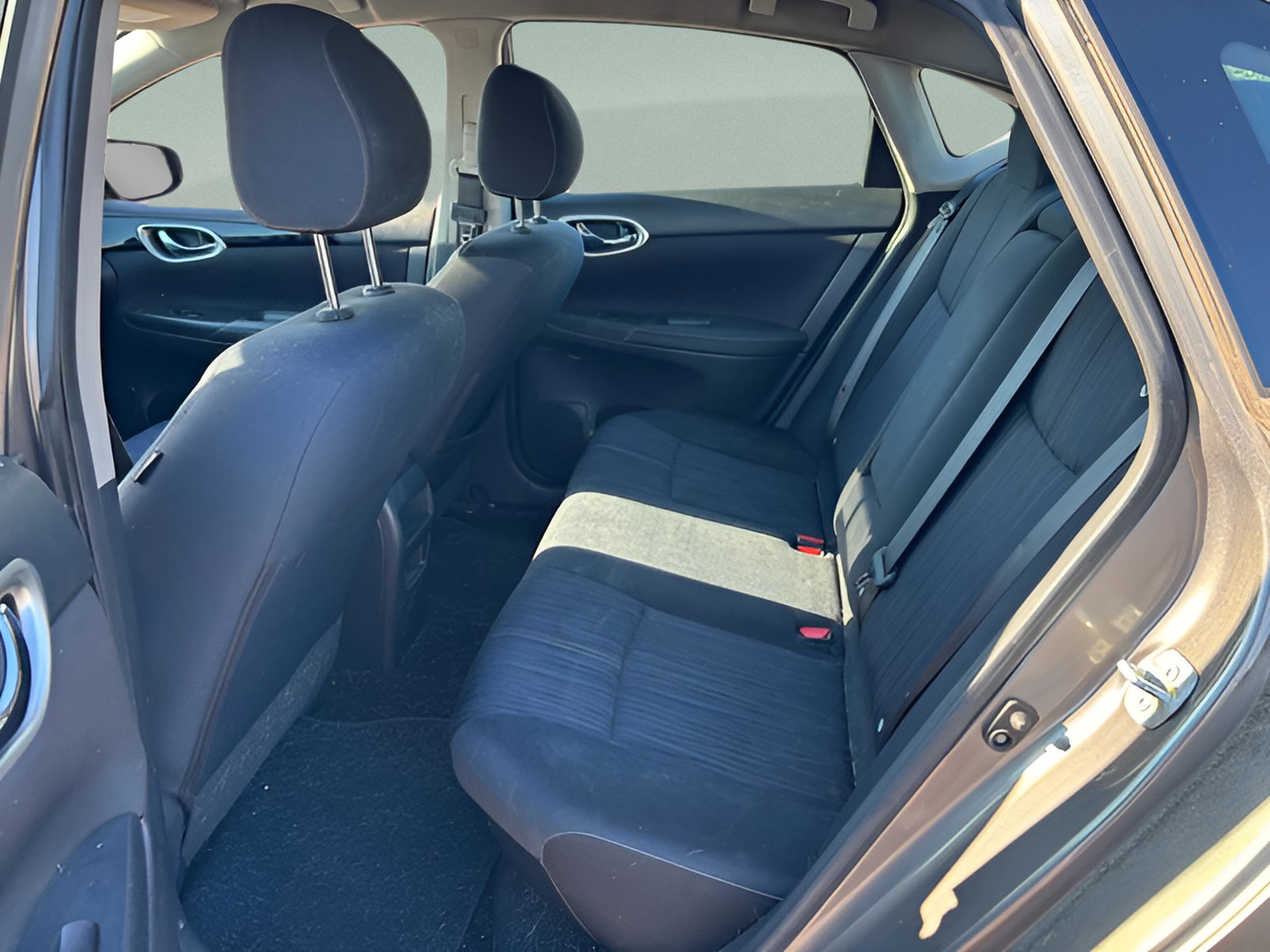 Used 2016 Nissan Sentra SV image 8