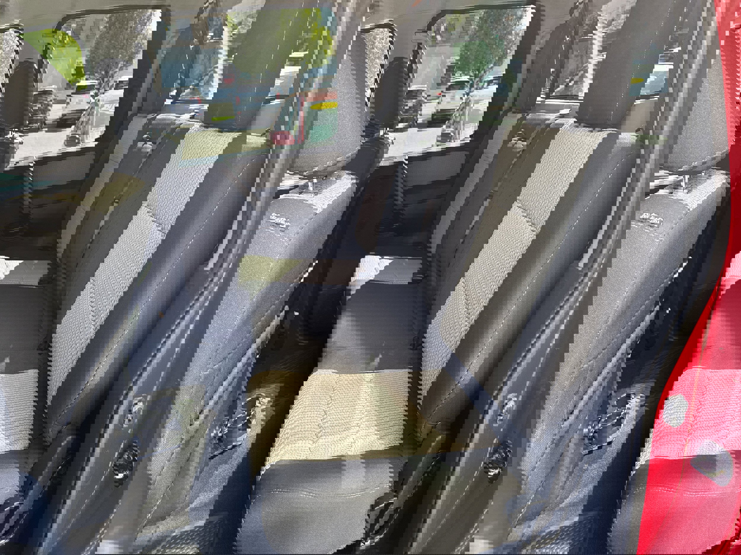 Used 2012 Nissan Titan SV image 11