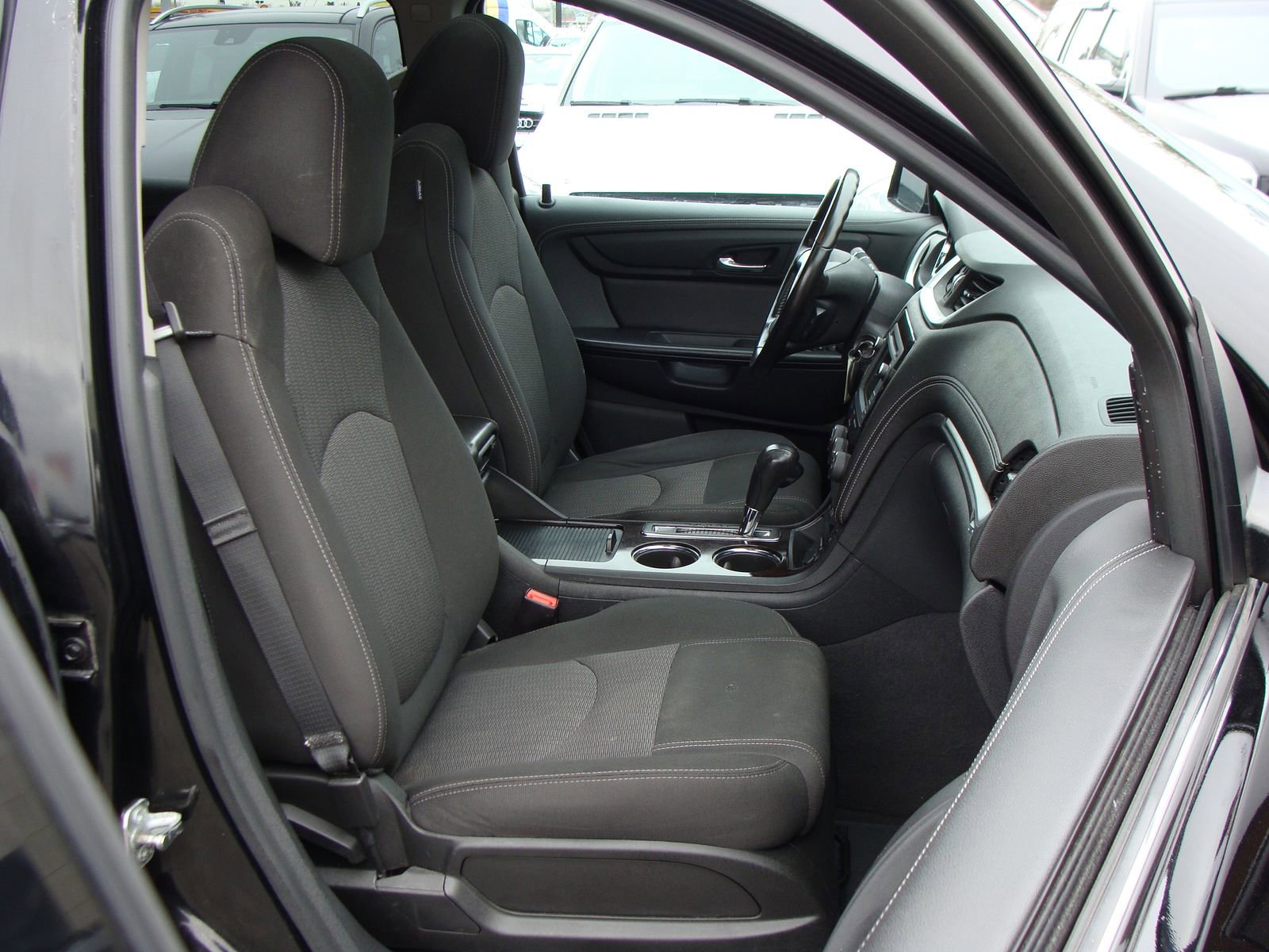 Used 2017 Chevrolet Traverse LT w/ Style and Technology Package image 10