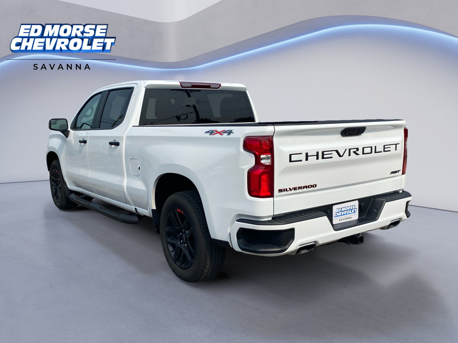 Used 2024 Chevrolet Silverado 1500 RST w/ Redline Edition AWD/4WD image 3