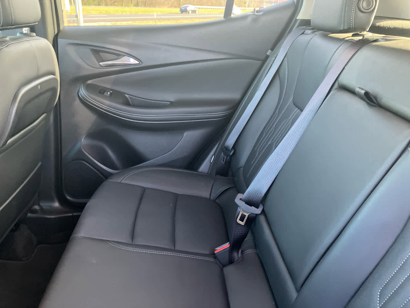 Certified 2025 Buick Encore GX Avenir image 34