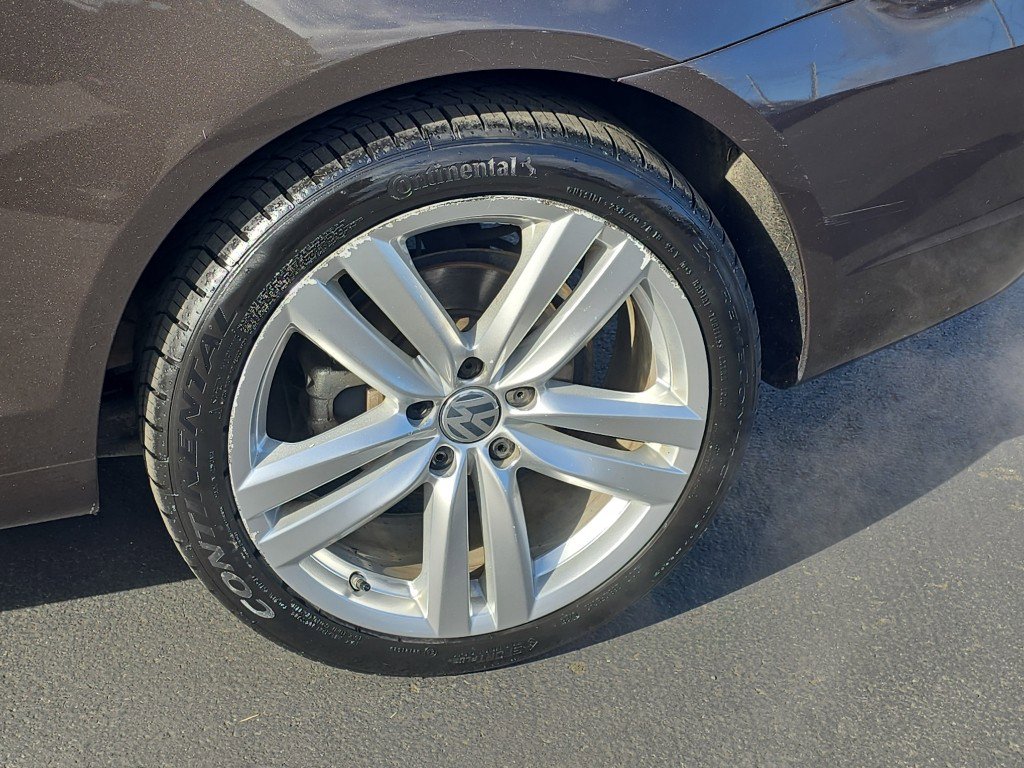 Used 2013 Volkswagen Eos Executive image 10