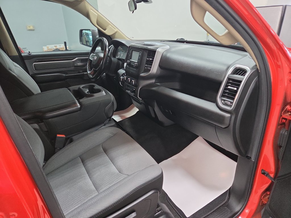 Used 2020 RAM 1500 Big Horn AWD/4WD image 18