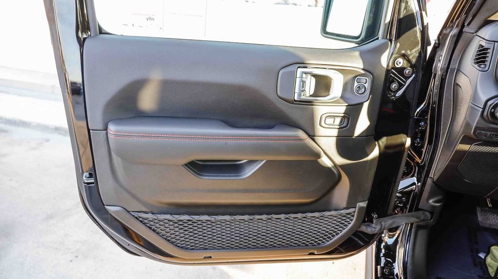 New 2026 Jeep Gladiator Rubicon w/ Steel Bumper Group image 25