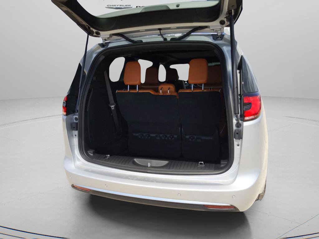 New 2026 Chrysler Pacifica Pinnacle image 26