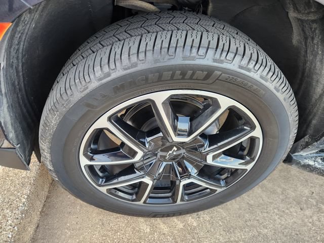 Used 2022 Chevrolet Tahoe RST w/ Luxury Package RWD image 8