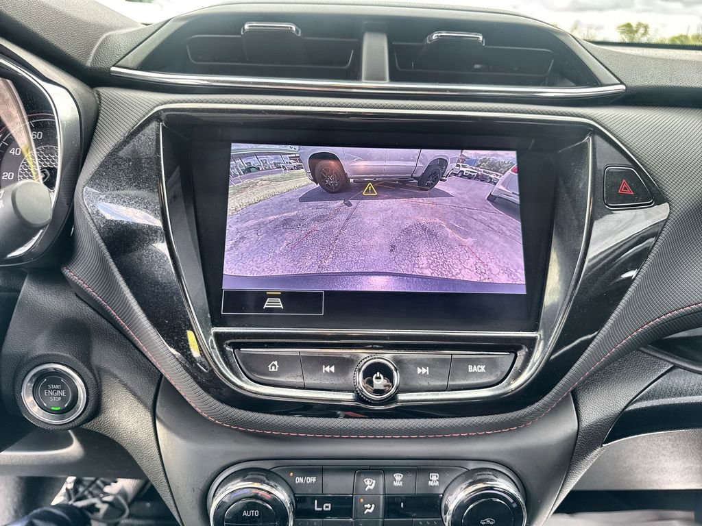 Used 2022 Chevrolet TrailBlazer RS w/ Technology Package AWD/4WD image 17