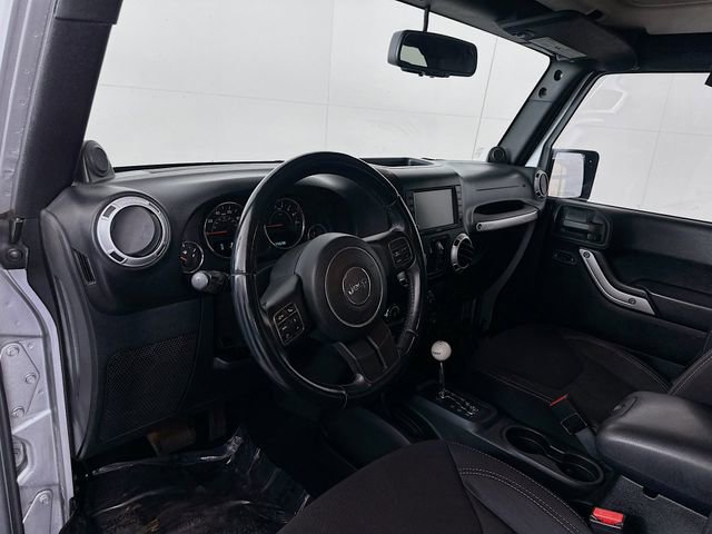 Used 2013 Jeep Wrangler Unlimited Sahara w/ Connectivity Group image 9