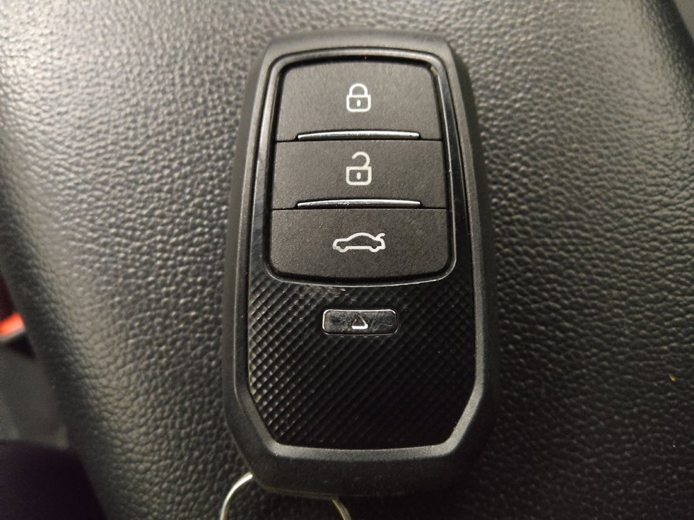 Used 2021 Hyundai Elantra Limited FWD image 32