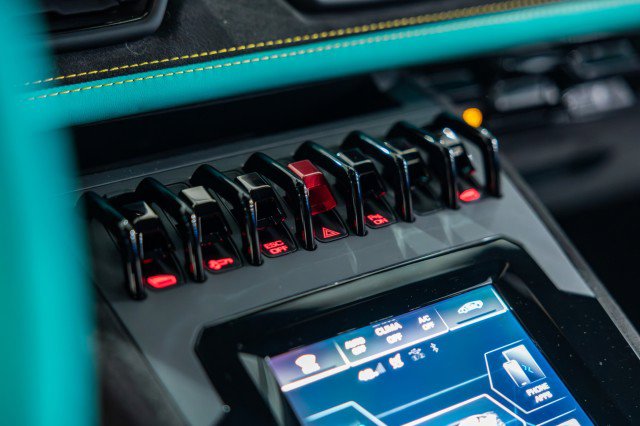 Used 2024 Lamborghini Huracan Tecnica image 29