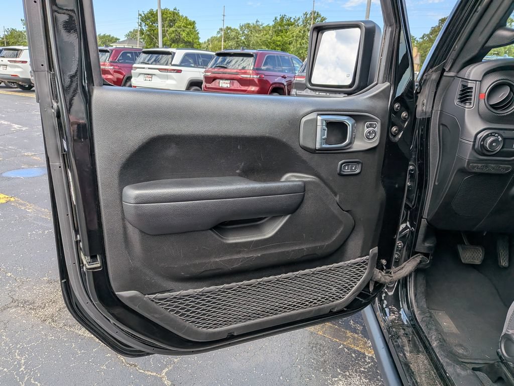 Used 2024 Jeep Wrangler Unlimited Rubicon AWD/4WD image 15