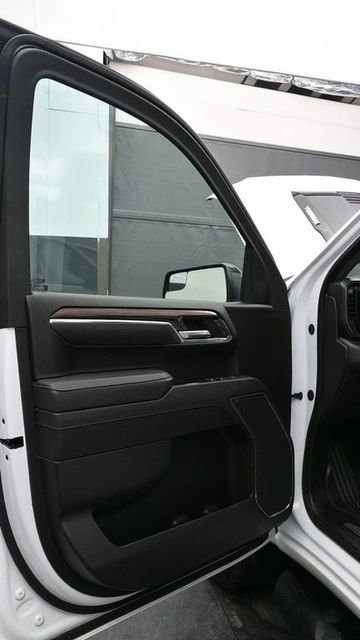 Used 2025 Chevrolet Silverado 1500 LT Trail Boss w/ Protection Package image 9